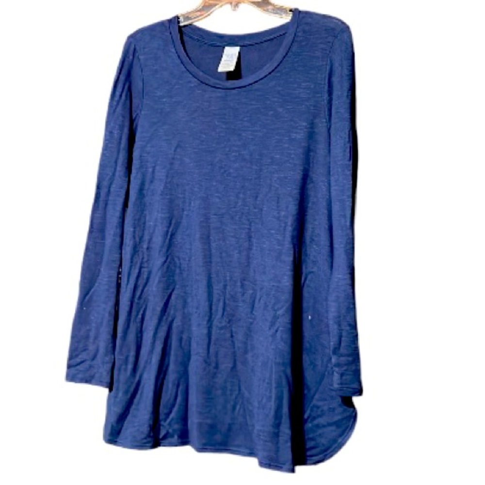 ⭐️ Time & Tru blue light weight relaxed fit comfy long sleeve blouse maternity M